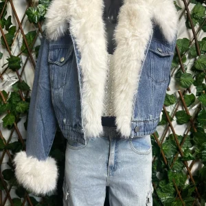 Giacca di jeans con pelliccia